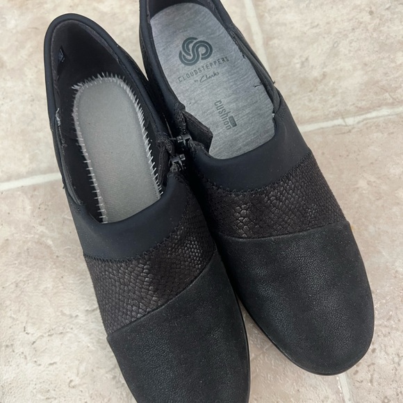 =NEW! CLARKS CADDELL DENALI Career Shoes Sz 5 - Picture 2 of 5